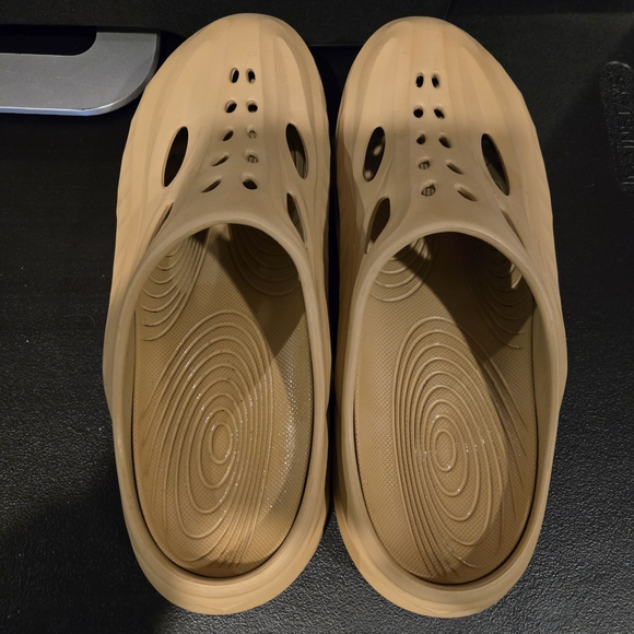 Hoka Ora Recovery Mule Clogs Size 10 main image 6